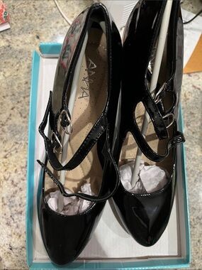 Anya a new day Black Patent Mary Jane Pointed-Toe Heels
